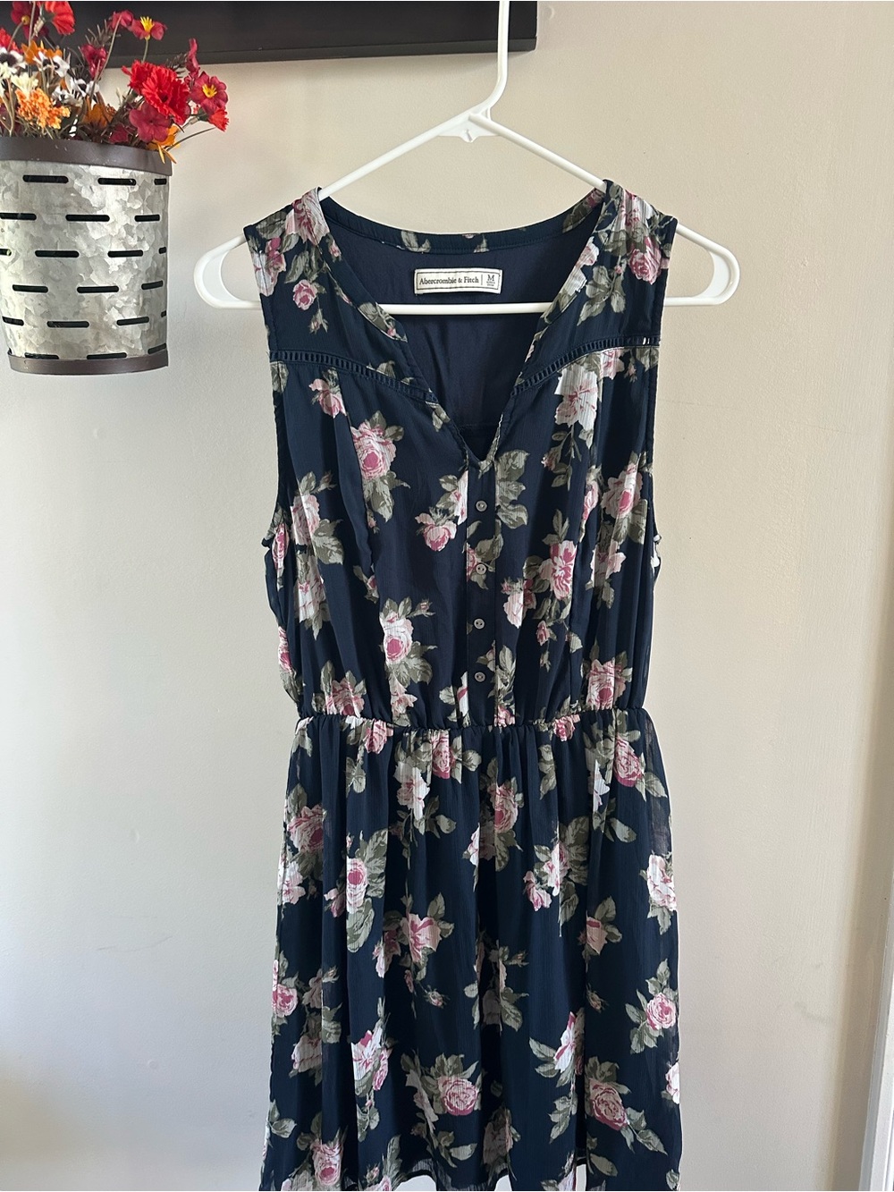 🍎 Abercrombie & Fitch Navy Floral Sleeveless Dress